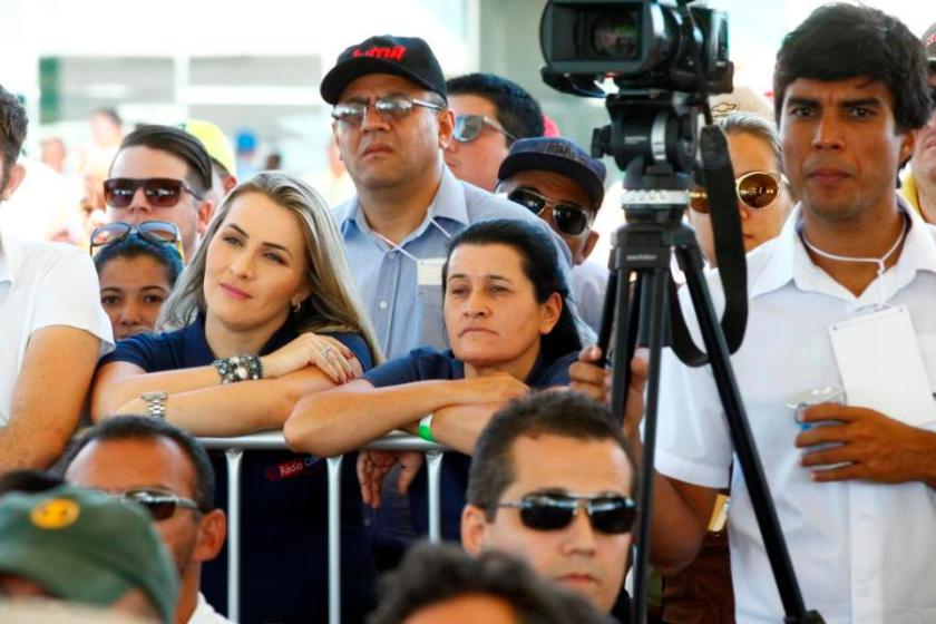 Jusmari Oliveira em foto recente, durante a Bahia Farm Show, em companhia de sua sobrinha e companheira de partido, Katerine Rios.