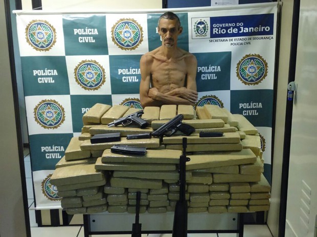 O estado físico do vovõ dá a entender que ele também gosta da erva do diabo.