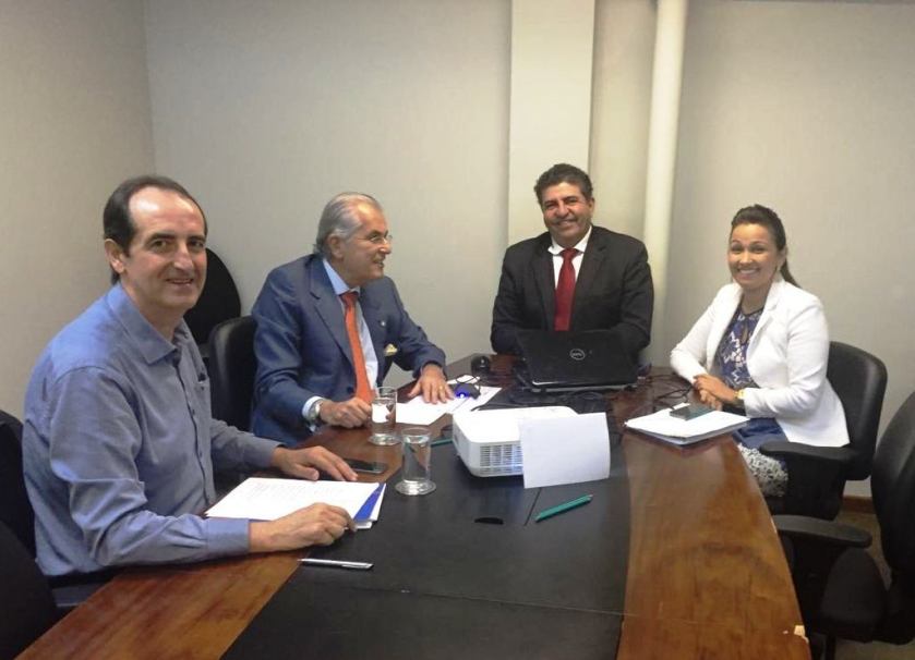 Na Secretaria de Desenvolvimento Economico da Bahia, prefeito e secretário discutem estratégias para gestão do Centro Industrial