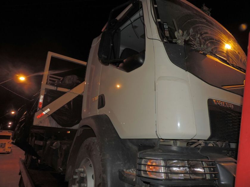 O caminhão da fazenda, utilizado para transportar os defensivos roubados