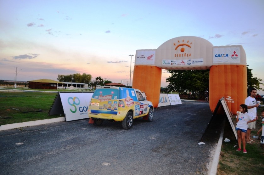 Hora da chegada depois de um longo trecho cronometrado e grandes deslocamentos. Certamente a melhor hora do dia