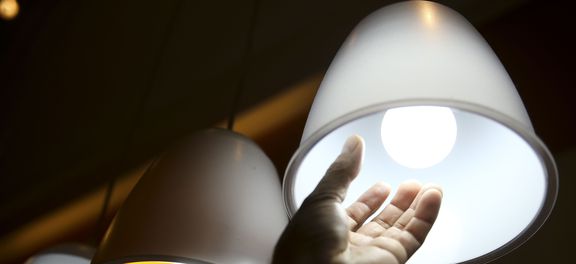  O consumo de energia elétrica no país fechou os primeiros três meses do ano com queda acumulada de 4,2% em relação ao mesmo período do ano passado (Marcelo Camargo/Agência Brasil)