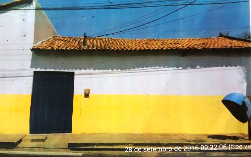 Escolas, uniformes dos alunos, material escolar e prédios públicos receberam o amarelo da campanha de Alfredinho