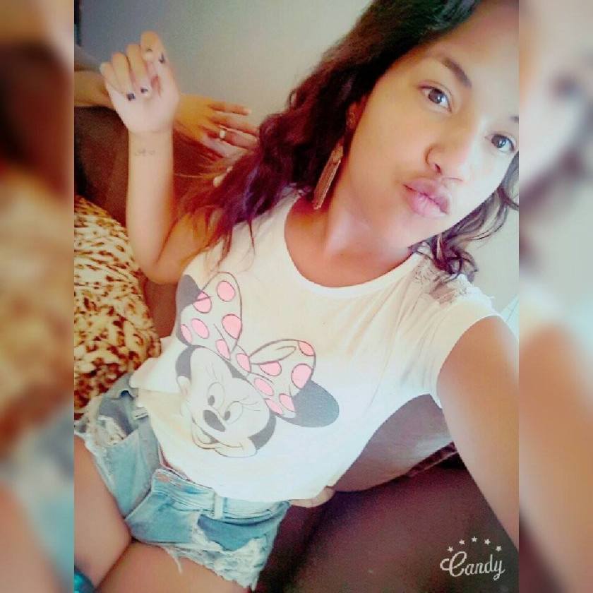 Fotos do perfil do Facebook da menor encontrada morta