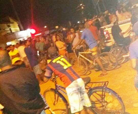 Um grande número de populares acorreu ao local do evento sinistro