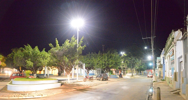 iluminacao-praca-duque-de-caxias-centro
