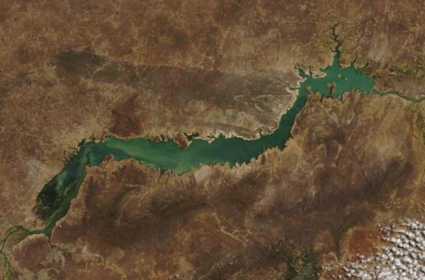 O segundo maior lago artificial do Mundo, Sobradinho, recupera-se lentamente da estiagem na grande bacia do Rio São Francisco. | Jornal O Expresso