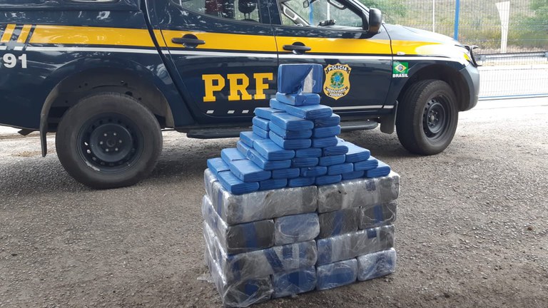 Jaguaquara: PRF apreende 225 Kg de cloridrato de cocaína avaliados em R$ 34 milhões