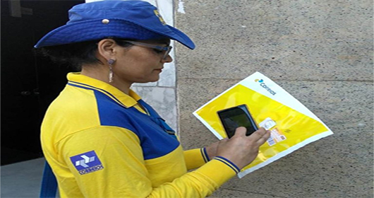 Uso de smartphones por carteiros moderniza entrega dos Correios | Correios  do Brasil - Funcionários